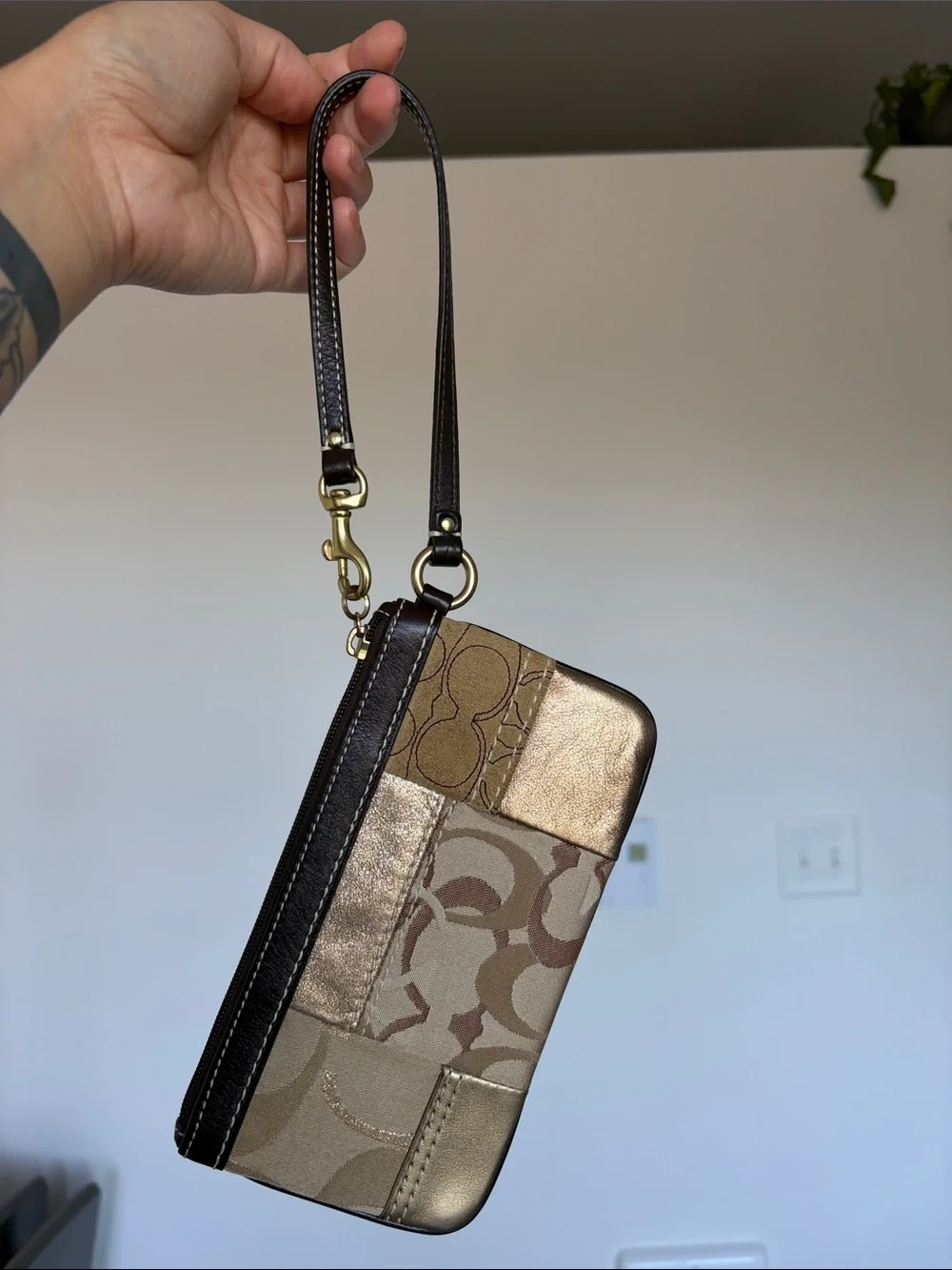 Coach wristlet - Picture 2 of 3